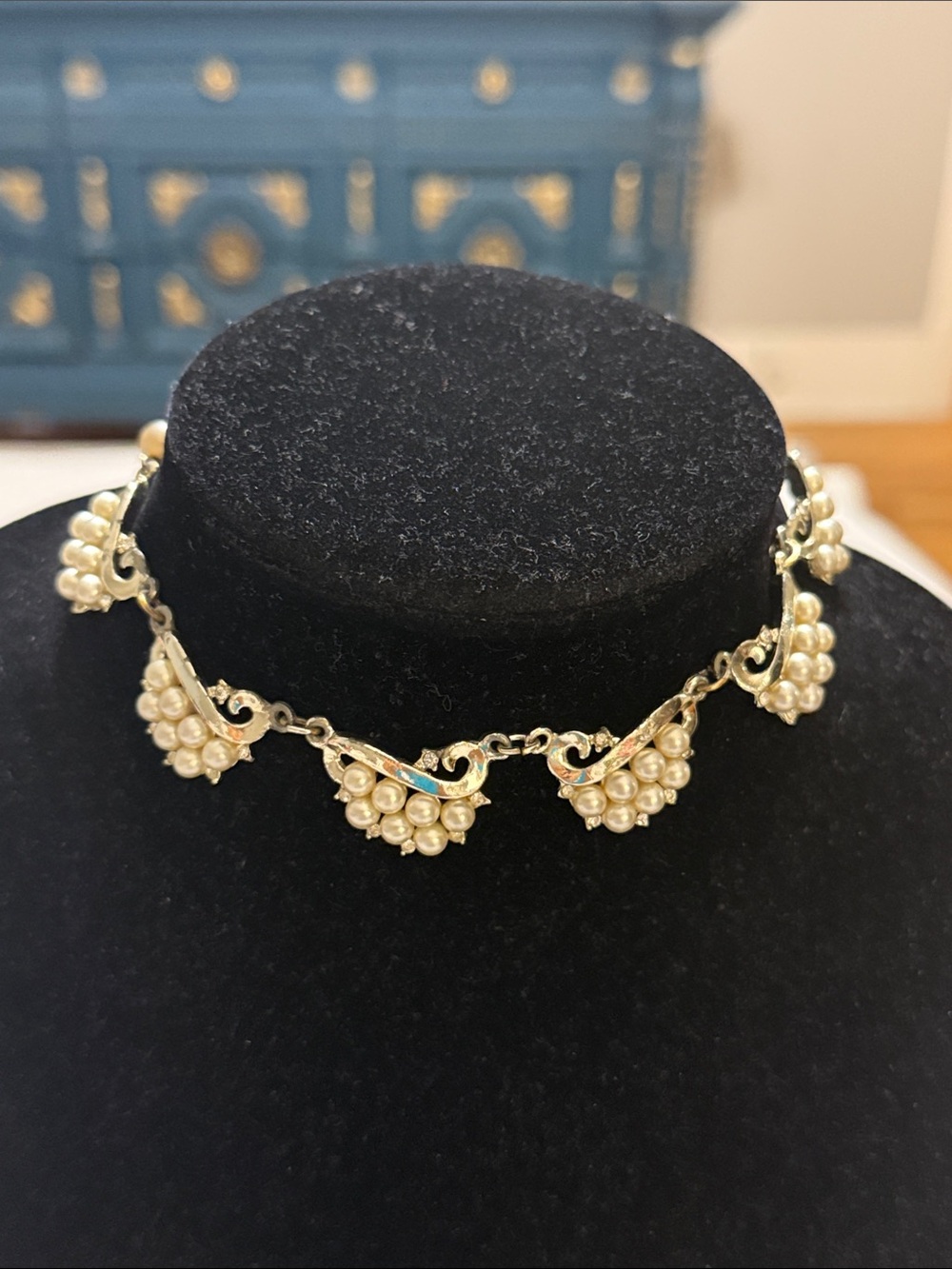 Vintage Silver Tone Beige Faux Pearl Choker Collar Statement Necklace